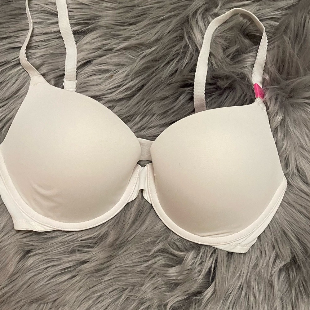 Victoria's Secret white PushUp 34D